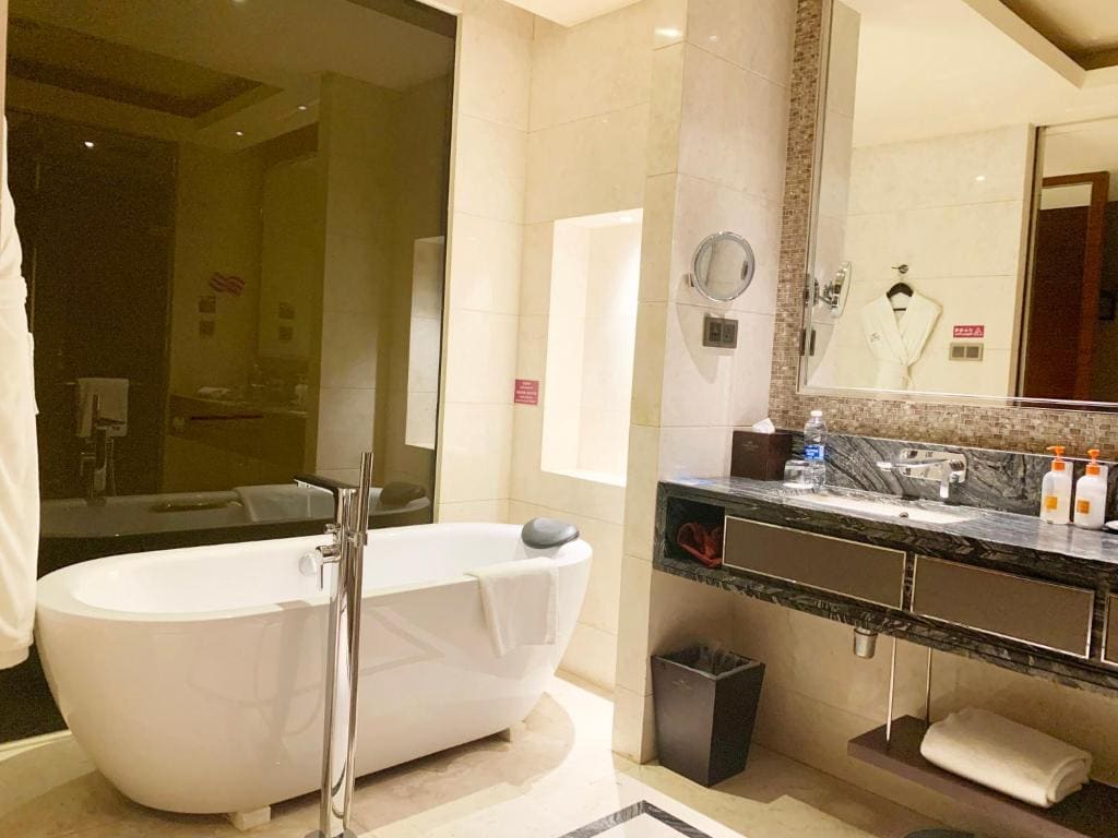 Standard King Room - Pet Friendly room - Image 3