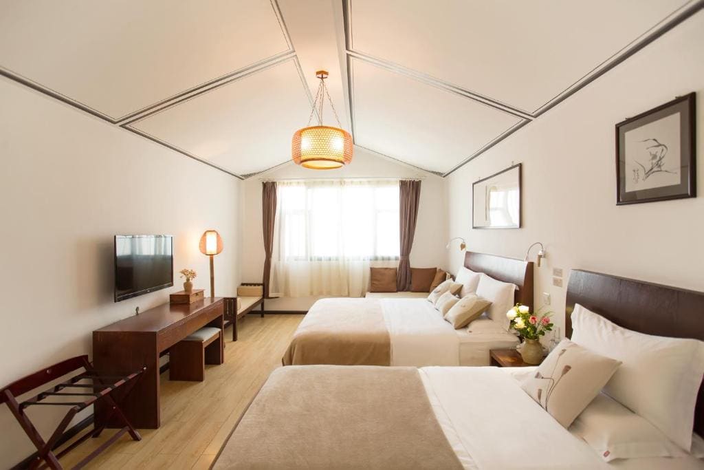 Family King Room with Bathroom room - Image 2