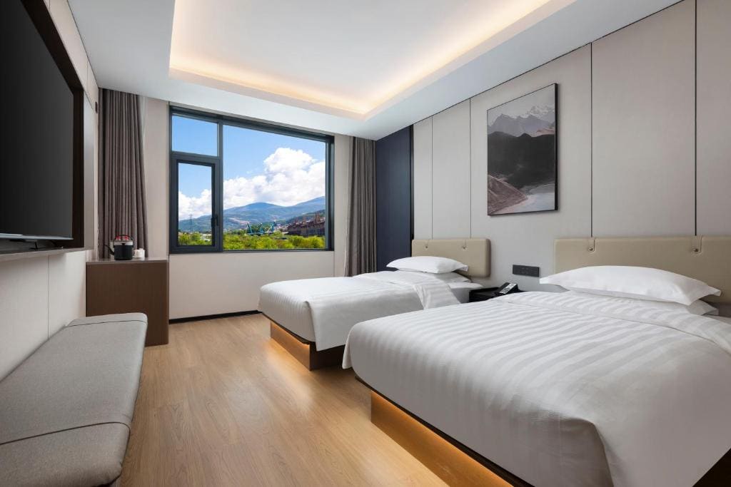 Comfort Twin Room with View room - Image 1