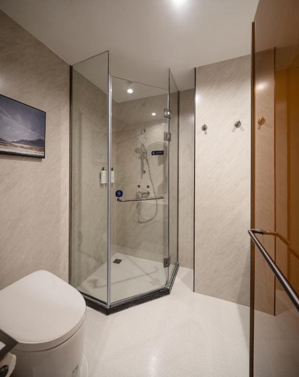 Deluxe Twin Room with Mountain View room - Image 1