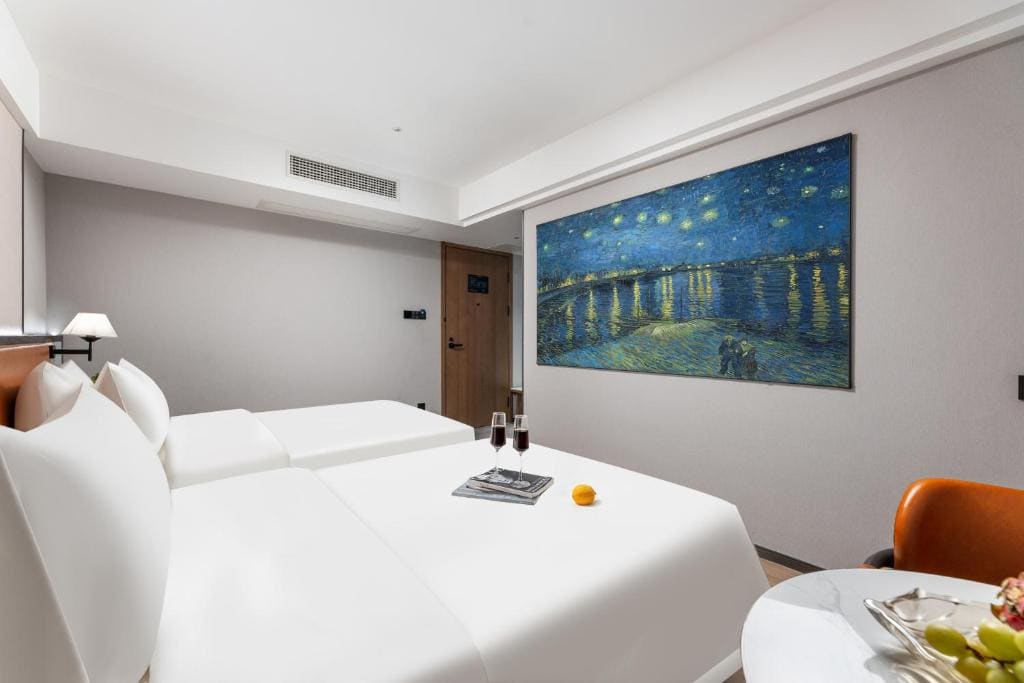 Deluxe Double or Twin Room room - Image 2