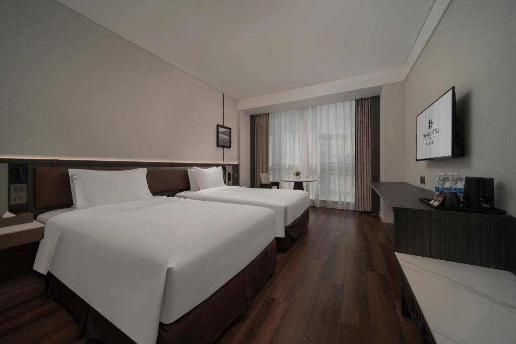 Twin Room with View room - Image 3