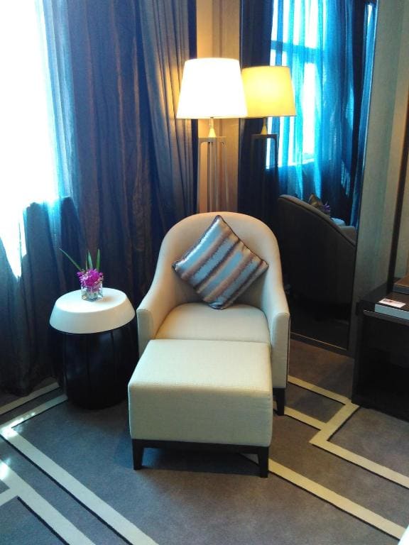 Deluxe King Room room - Image 2