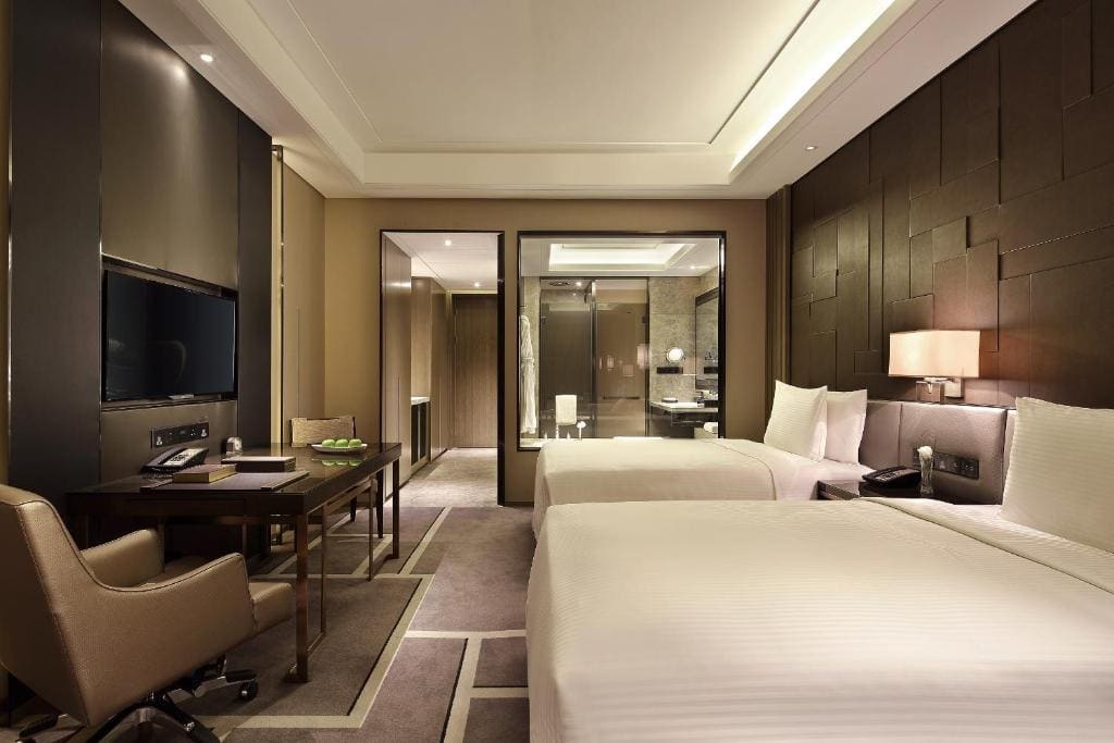 Deluxe King Room room - Image 1