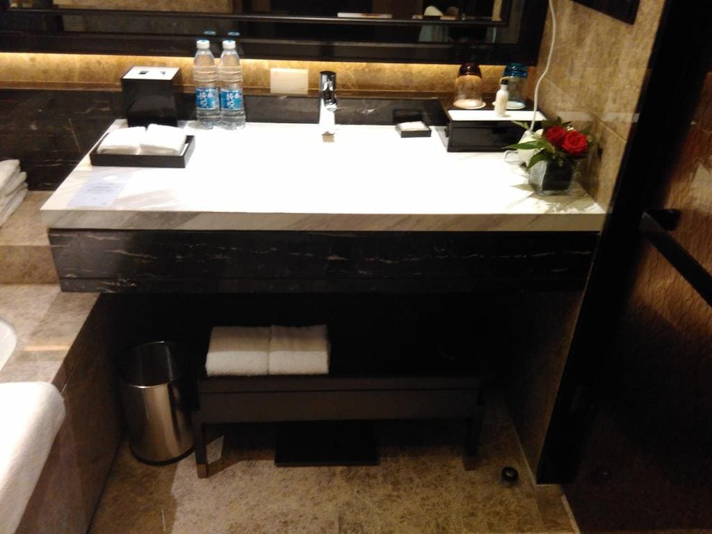 Superior Twin Room room - Image 2