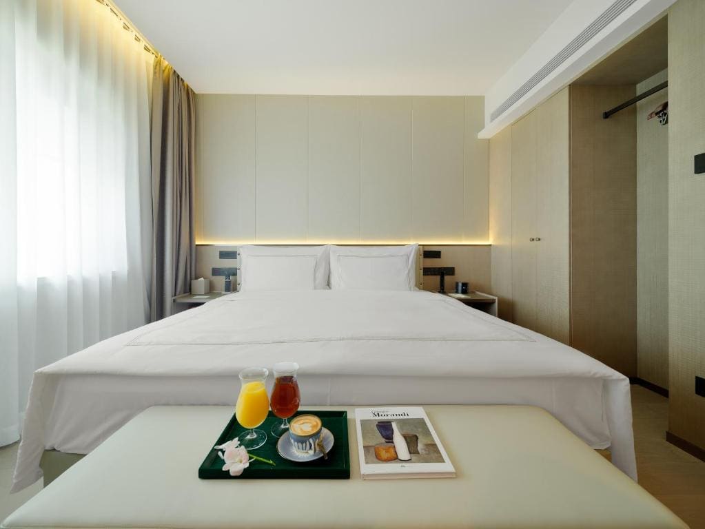 Deluxe Suite room - Image 3