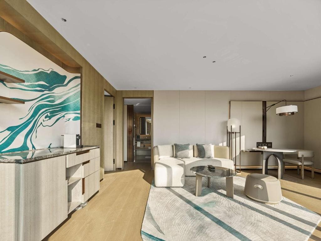 One-Bedroom King Suite room - Image 1