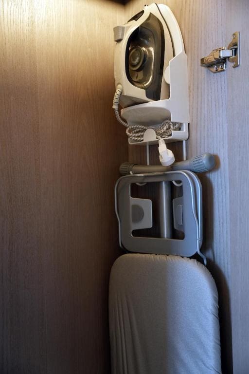King Guest Room room - Image 1