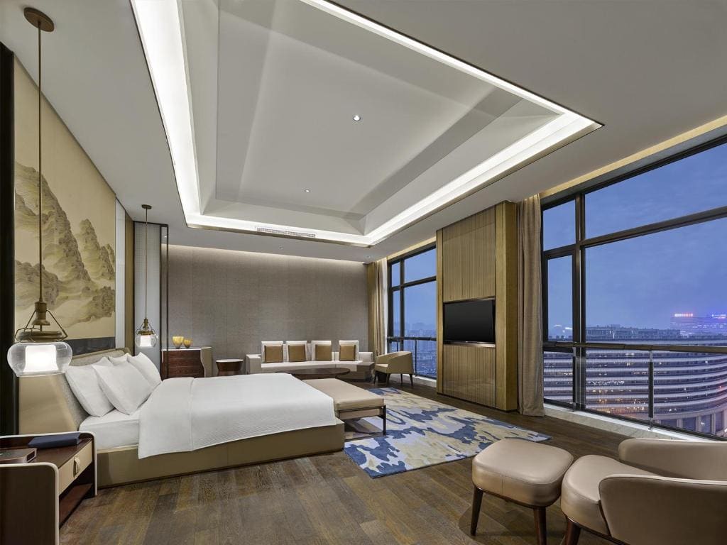Deluxe King Room room - Image 2