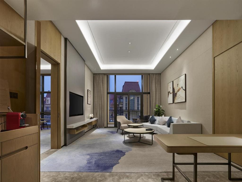 Deluxe King Suite room - Image 2