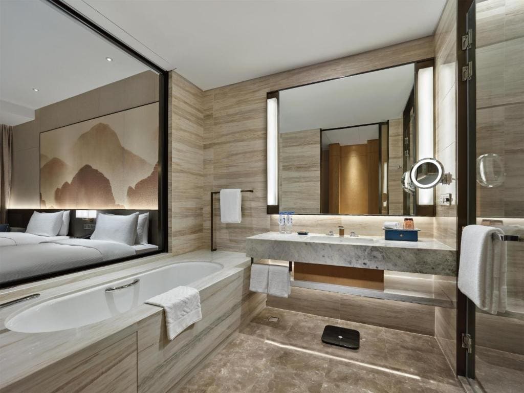 Deluxe Twin Room room - Image 3