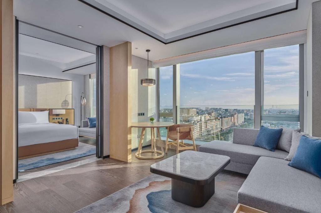 Deluxe King Suite room - Image 1