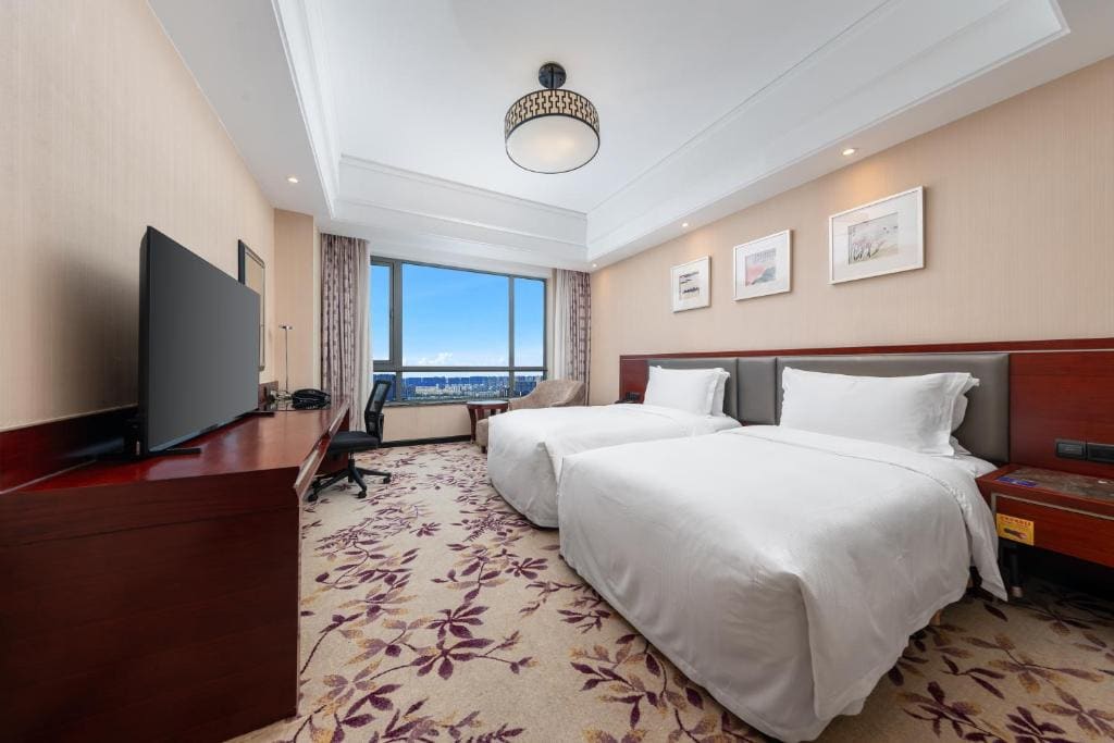 Deluxe Twin Room room - Image 3