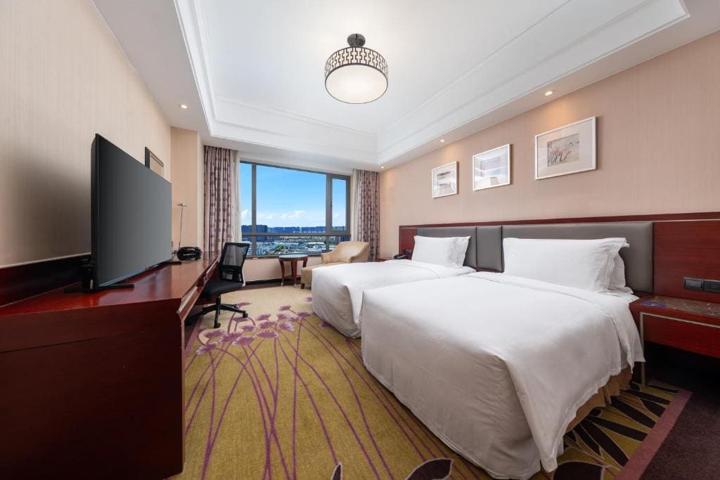 Superior Twin Room room - Image 3