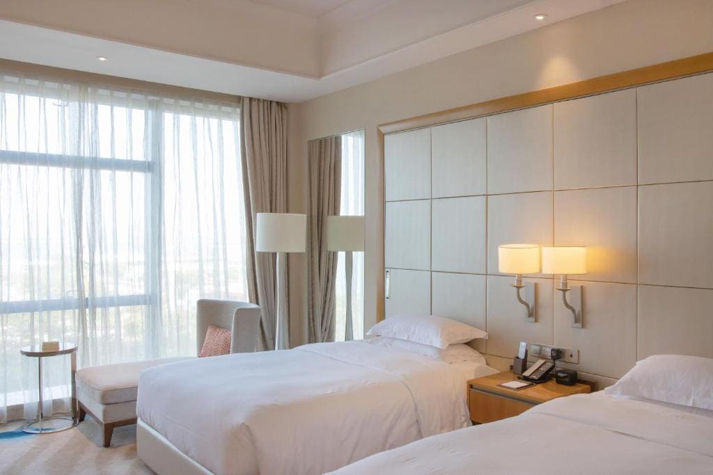 Twin Room with Sea View - Accessible room - Image 1