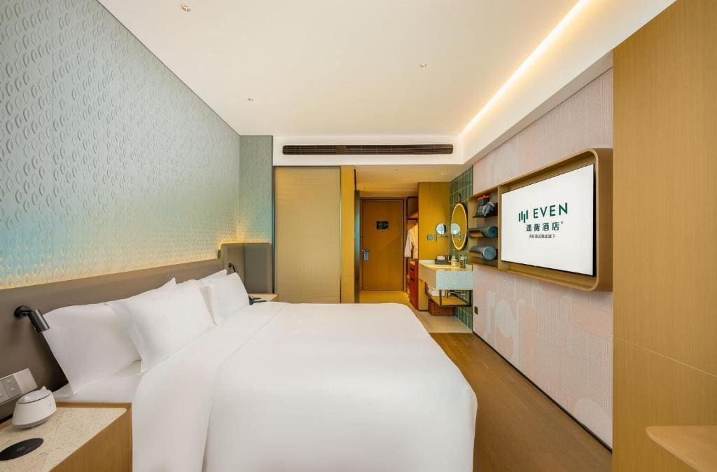 Standard King Room with Porthole Window room - Image 1