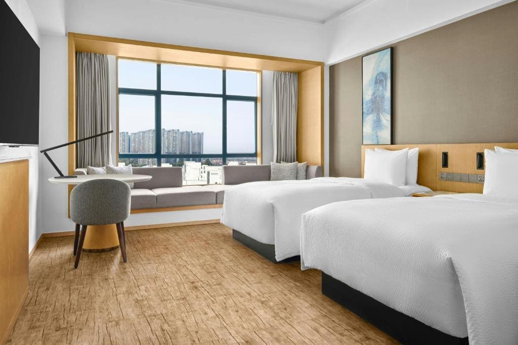 Standard Double Room with Two Double Beds and Garden View room - Image 1