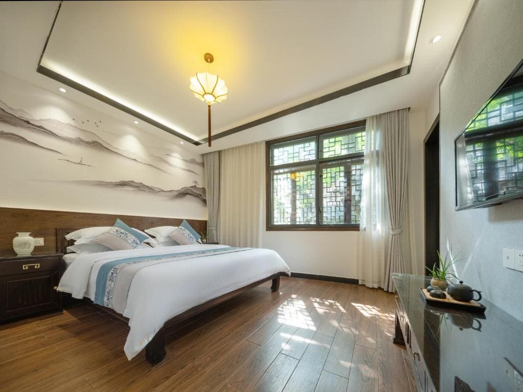 Double Room with Shared Toilet room - Image 2