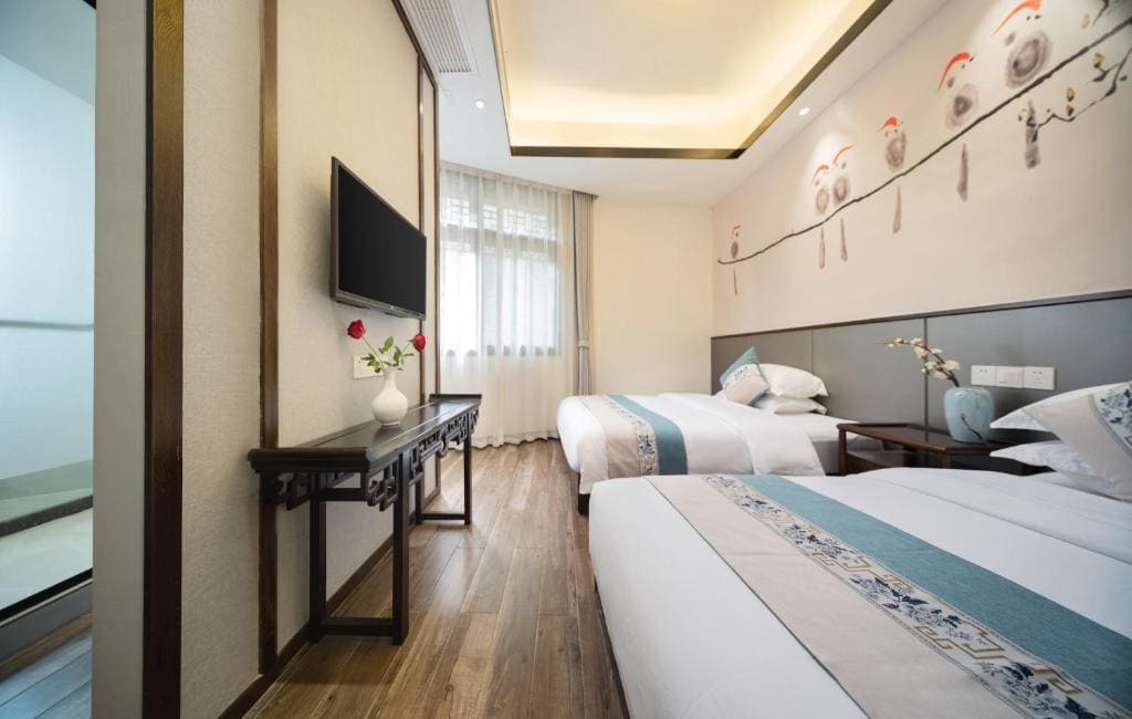 Double Room with Two Double Beds room - Image 3