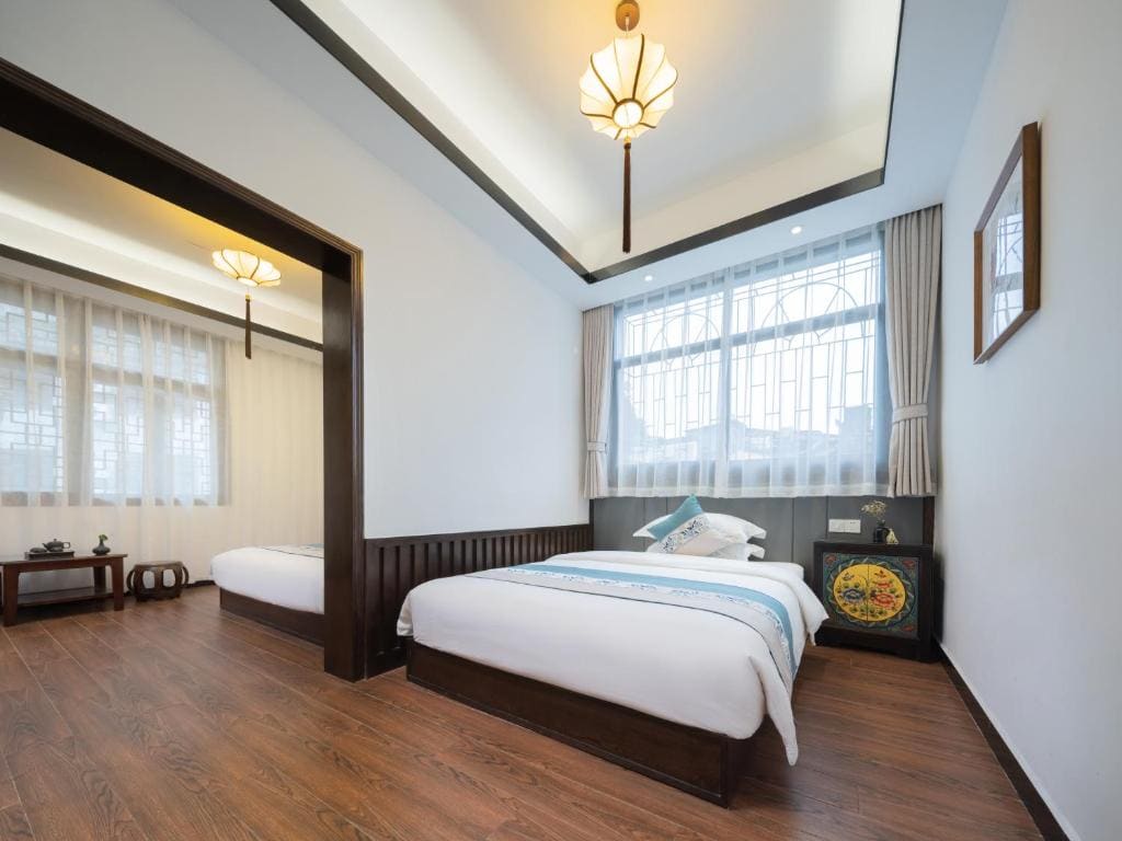 Family Room room - Image 2