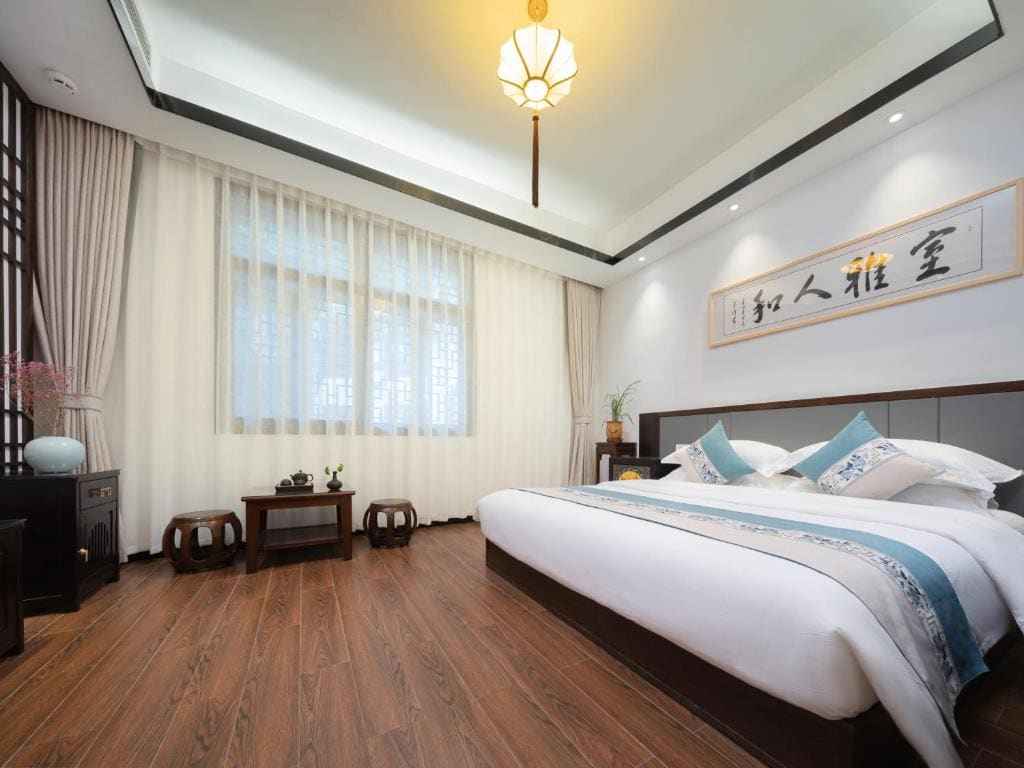 Family Room room - Image 3