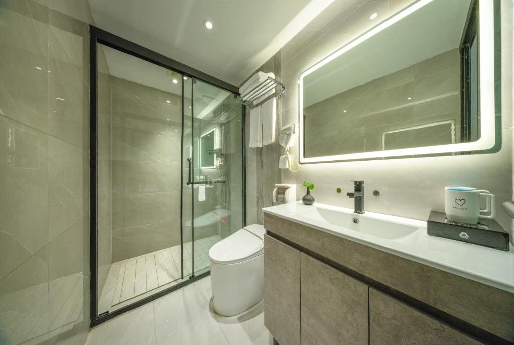 Family Suite with Balcony room - Image 1