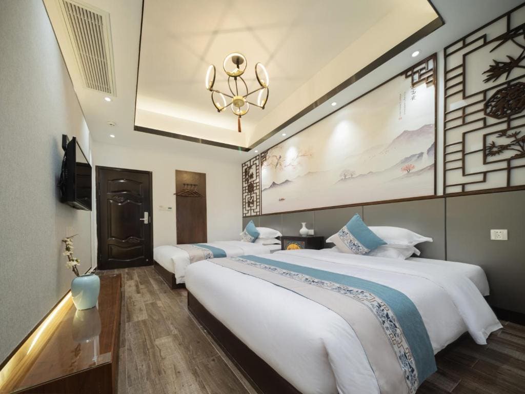 Twin Room with Shared Toilet room - Image 3