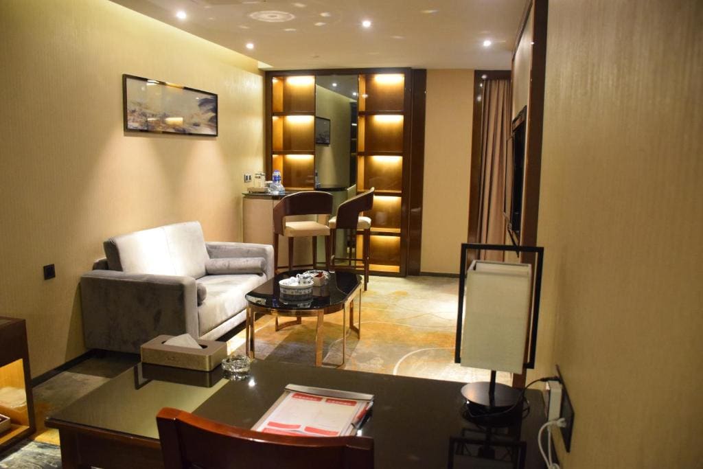 Executive King Suite - Smoking room - Image 1