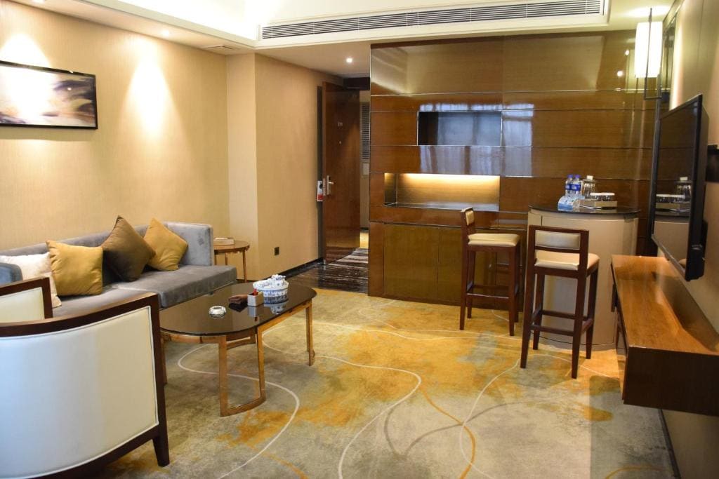 Executive King Suite - Non-Smoking room - Image 1