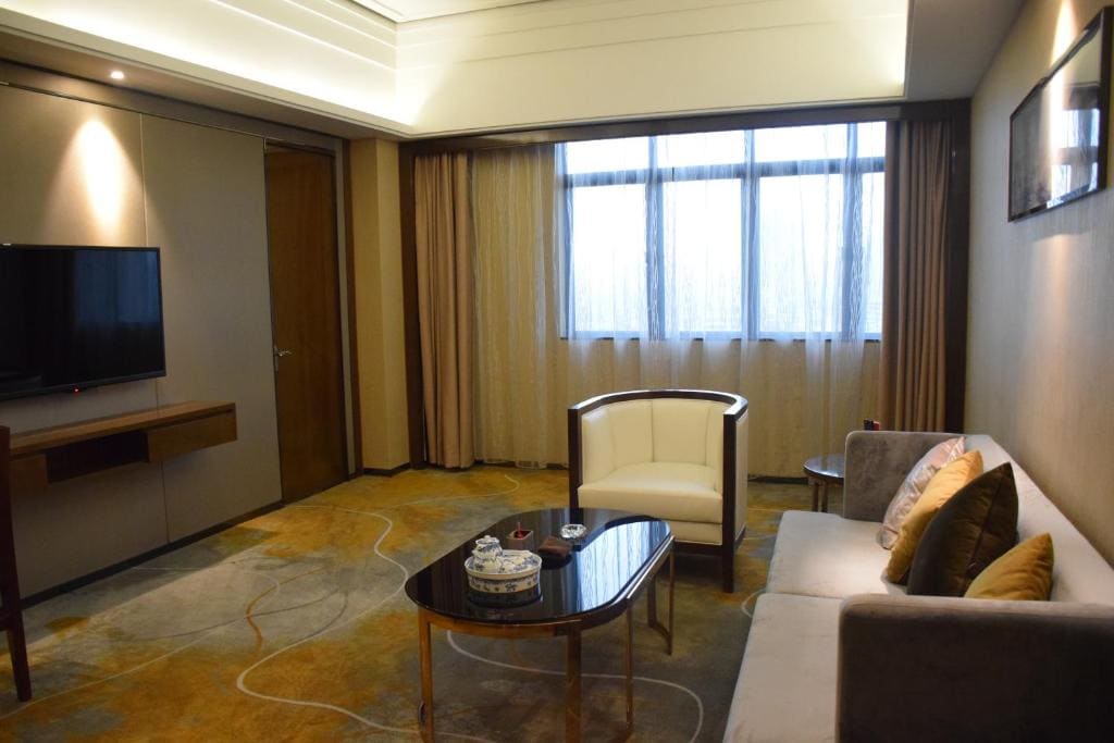 Executive King Suite - Non-Smoking room - Image 2