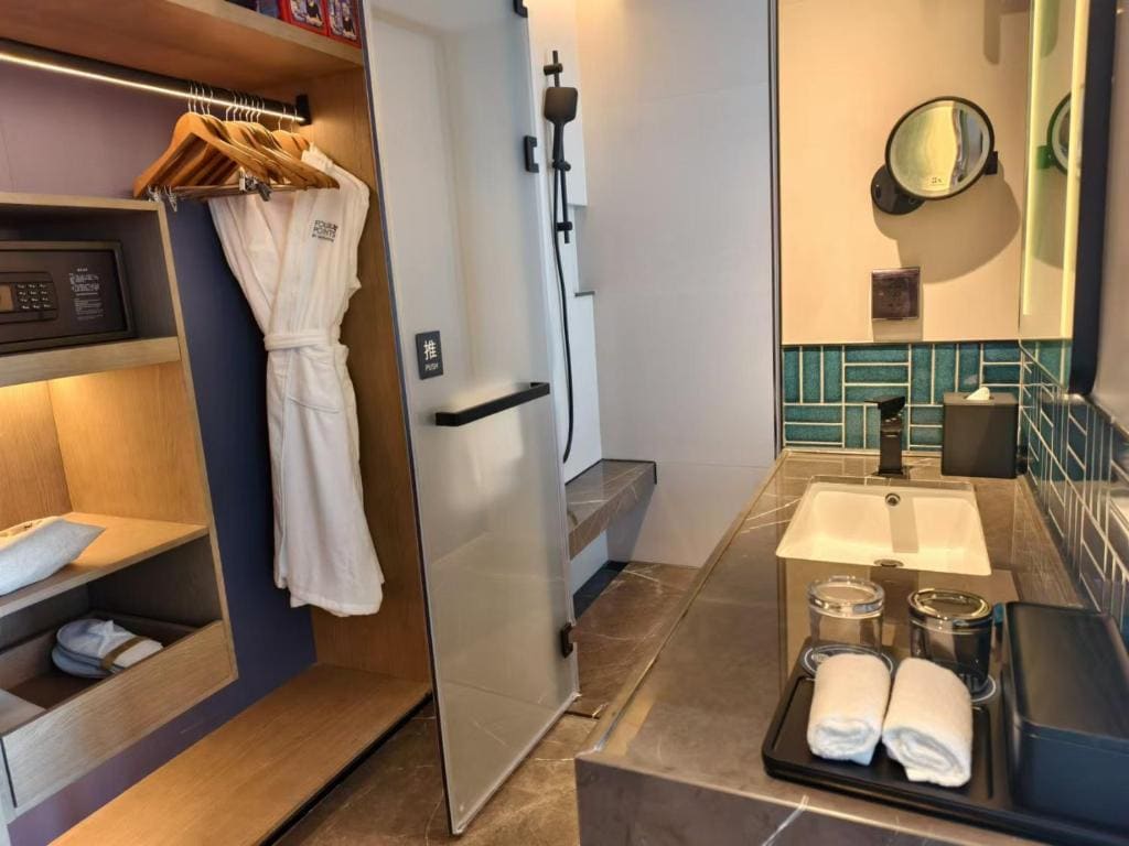 Standard King Suite room - Image 3