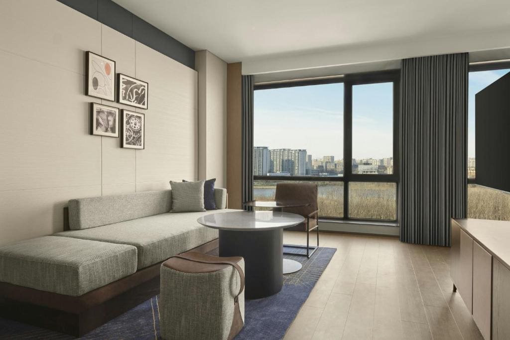 Standard King Suite room - Image 2