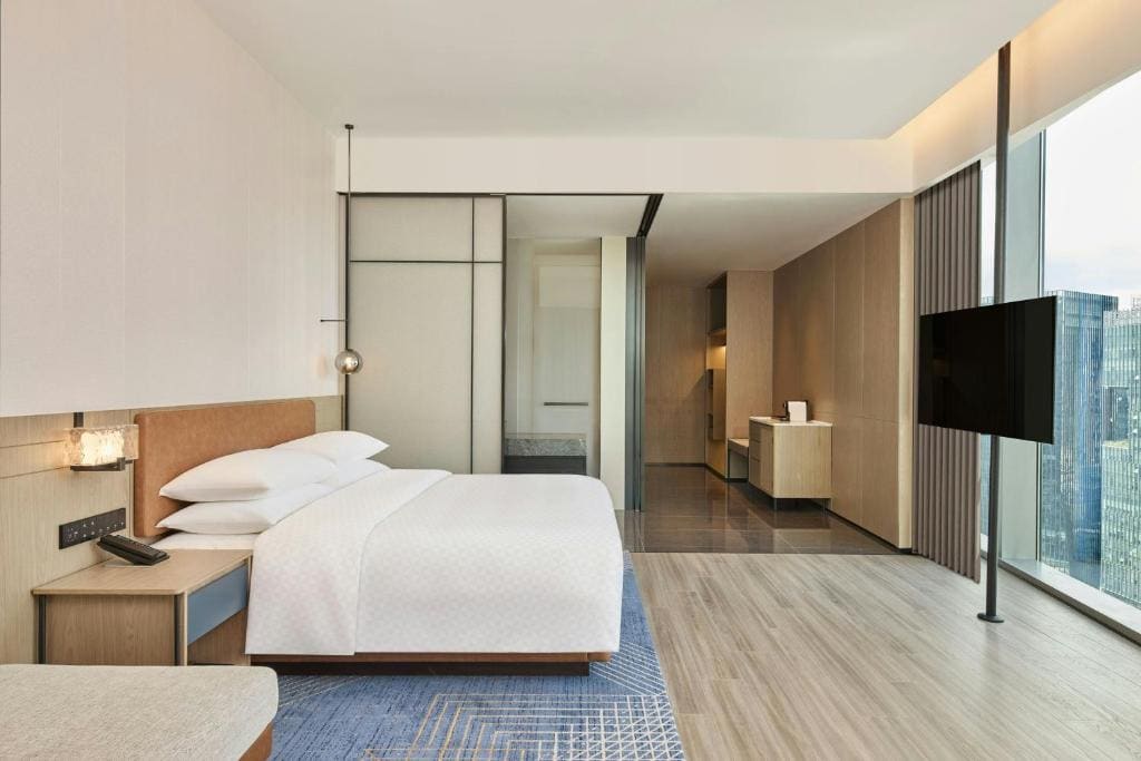 Premium King Room with River View room - Image 2