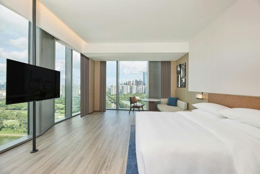 Premium King Room with City View room - Image 3