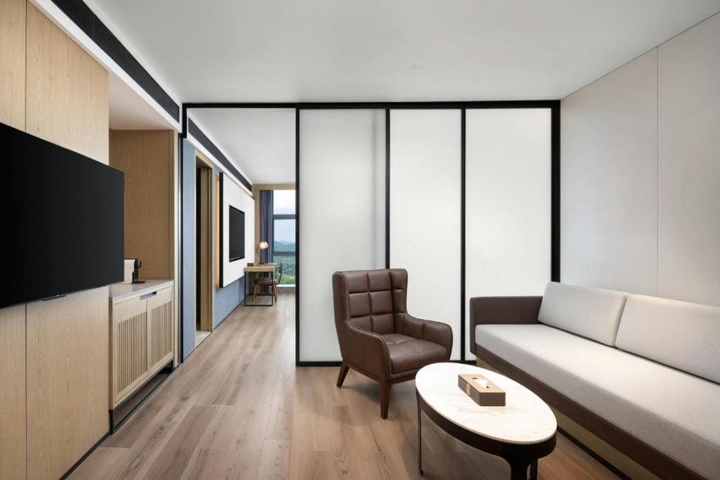 One-Bedroom Executive King Suite room - Image 1