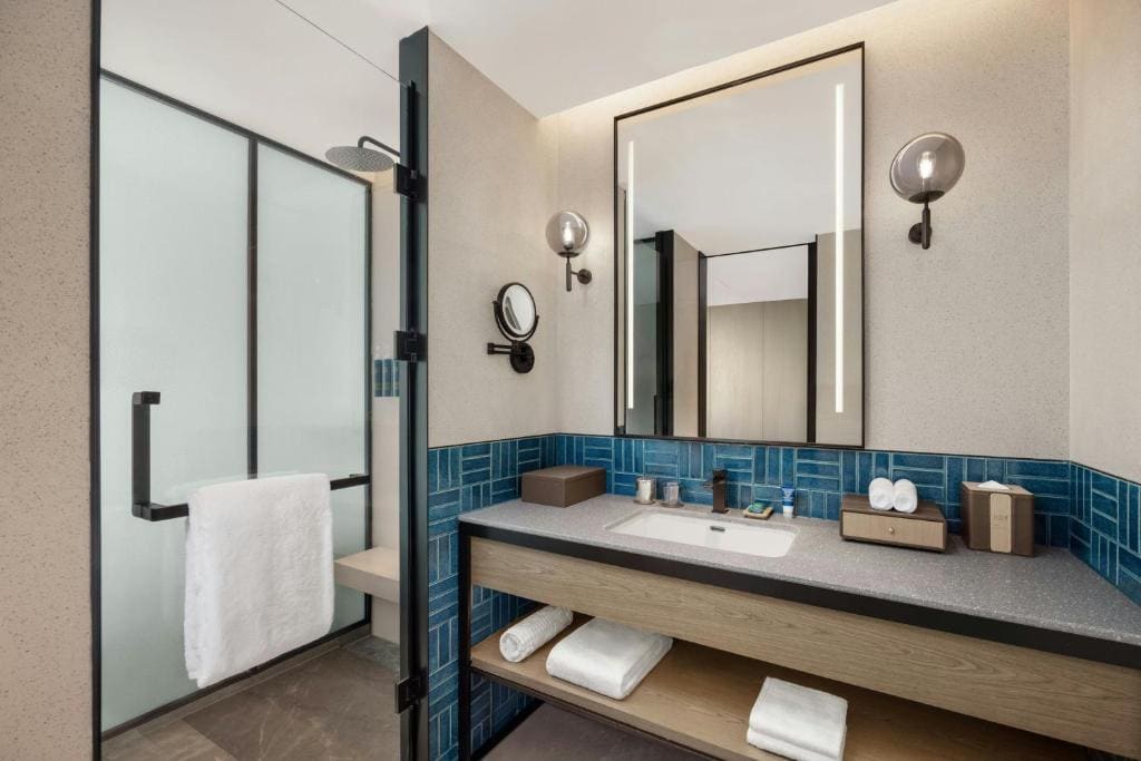Delicate Double Room with Two Double Beds room - Image 2