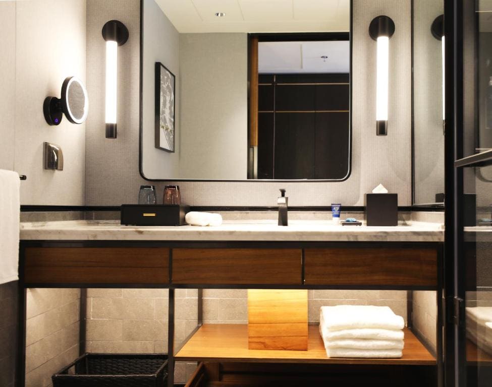 Superior Twin Room - High Floor room - Image 2