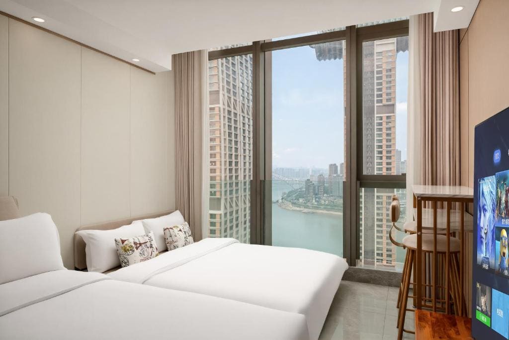 Deluxe Family Suite room - Image 3