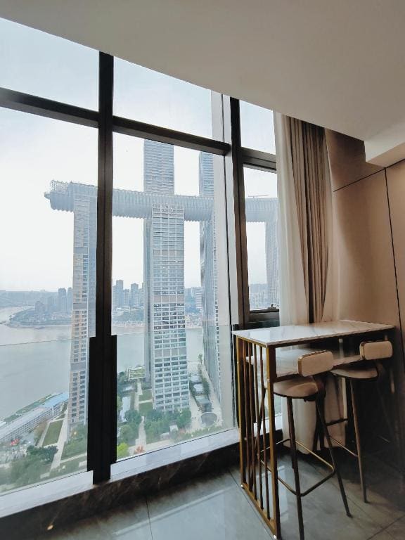 Deluxe Family Suite room - Image 1