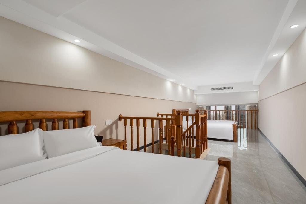 Deluxe Family Suite room - Image 2