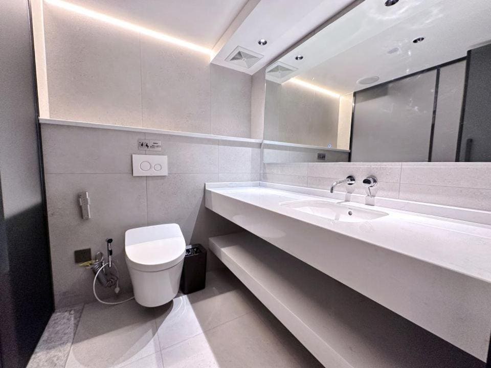 King Suite room - Image 2