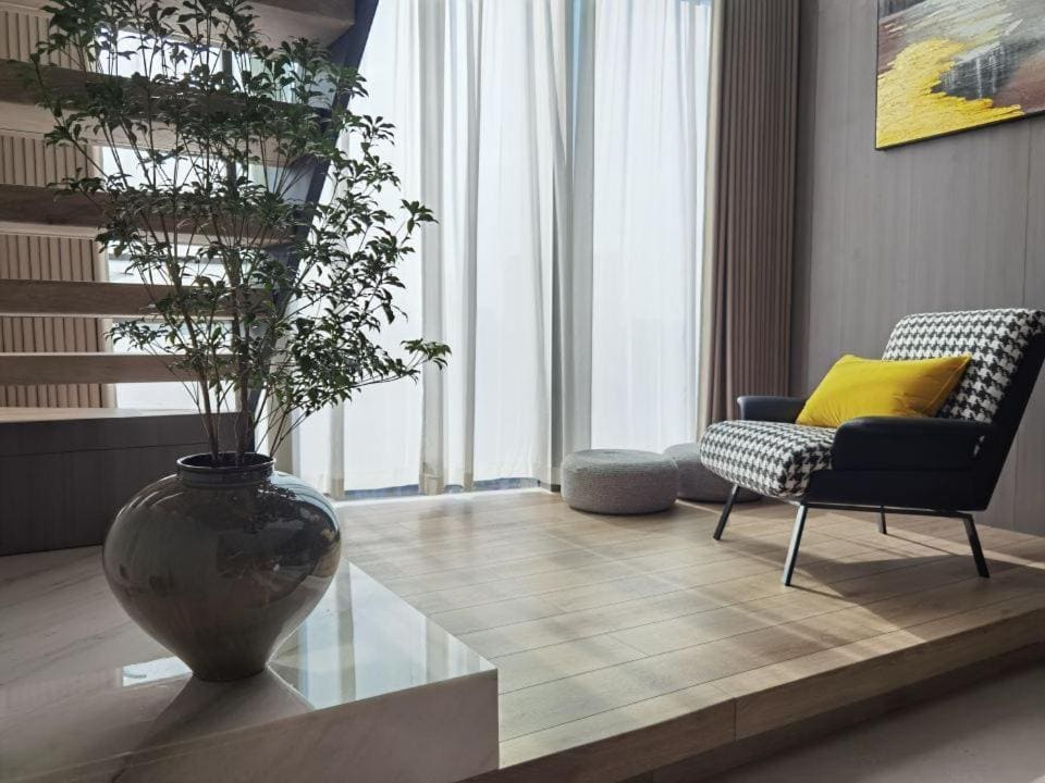 King Suite room - Image 3