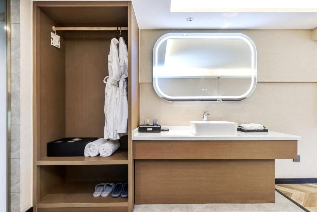Suite with City View room - Image 2