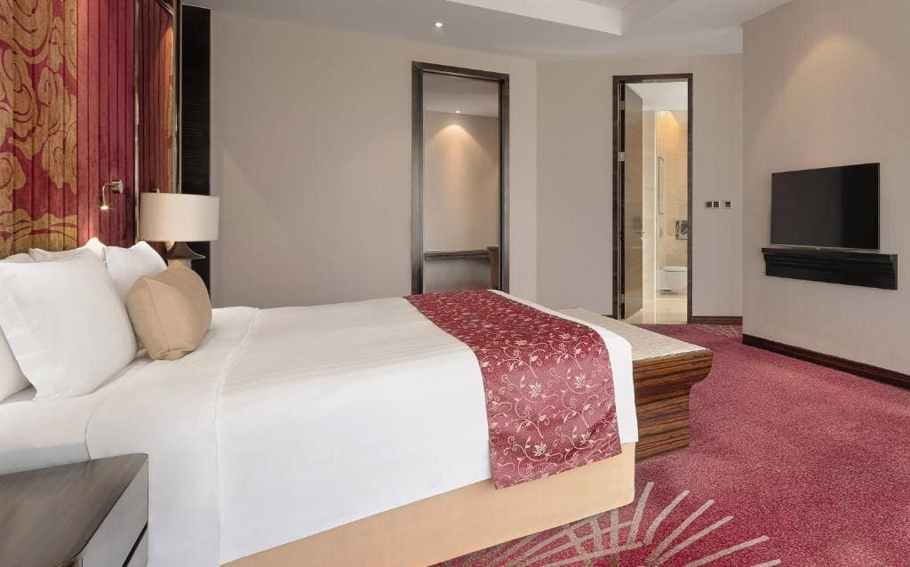 RedLevel Two Bedrooms Connected Gran Suite room - Image 1