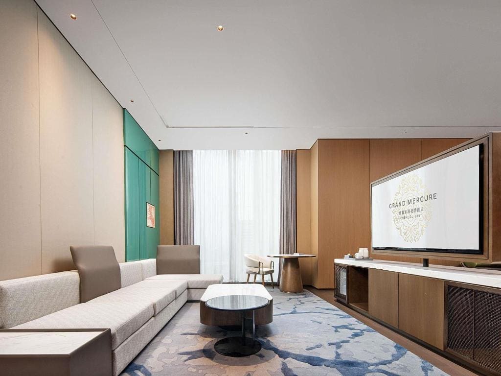 Superior King Suite room - Image 3
