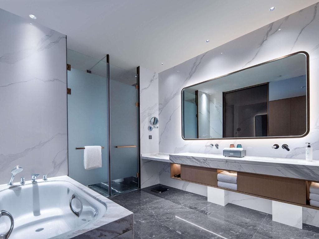 Superior King Suite room - Image 2