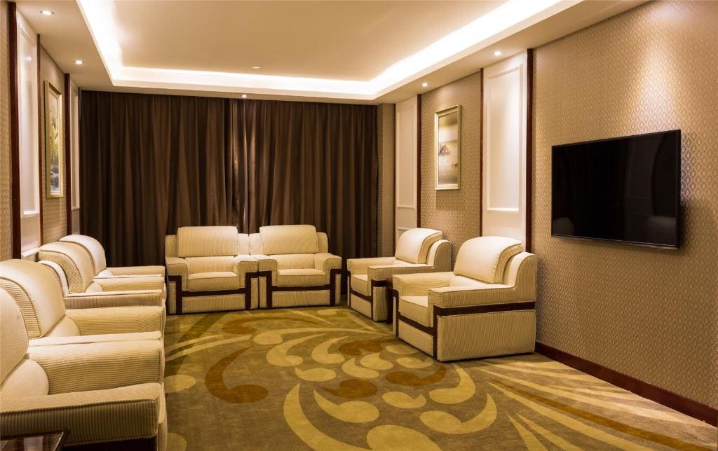 Signature Double Room with No Window room - Image 3