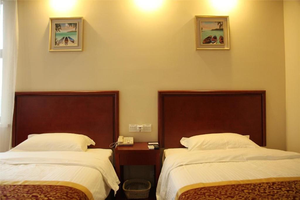 Mainland Chinese Citizens - Deluxe Twin Room room - Image 2