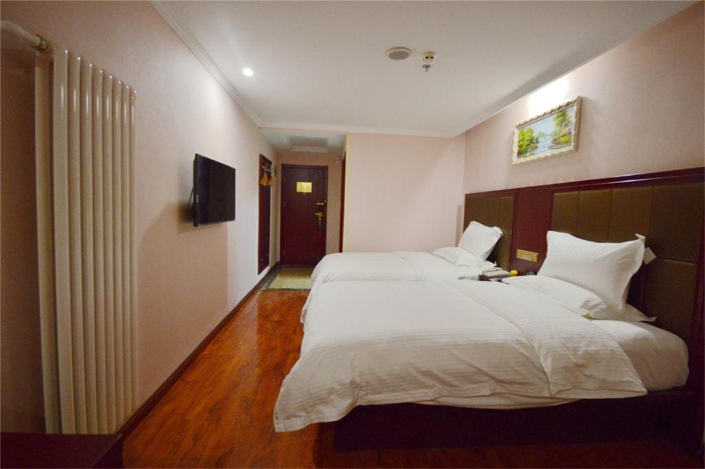 Mainland Chinese Citizens - Queen Room room - Image 1