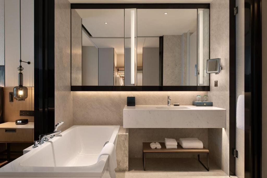 Ecological Double Room with Two Double Beds and City View room - Image 2